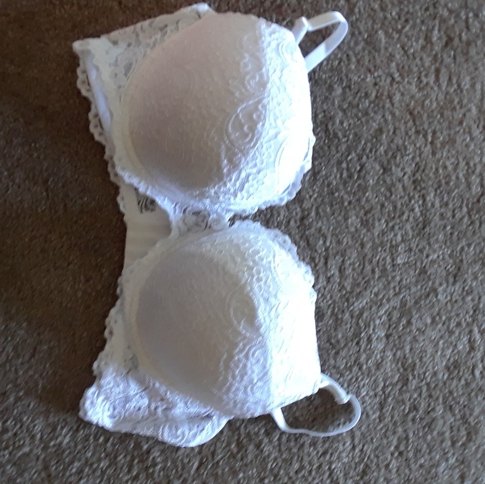 White lace bra